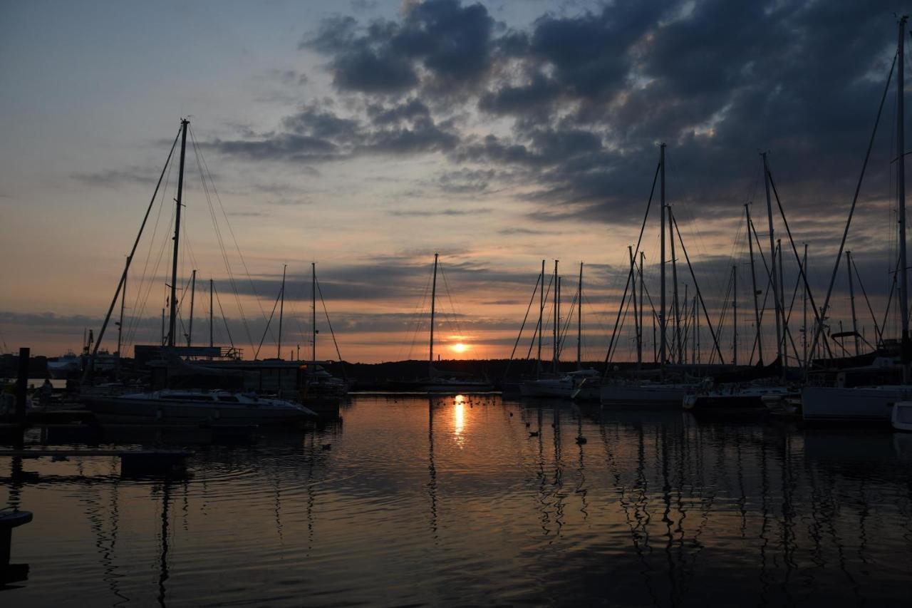 Baltic Lodge: Marina View Maisonette with 3 Bedrooms and Balcony Flensburg Exterior photo